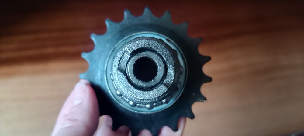 Продам задние втулки 290грн пятерик 100