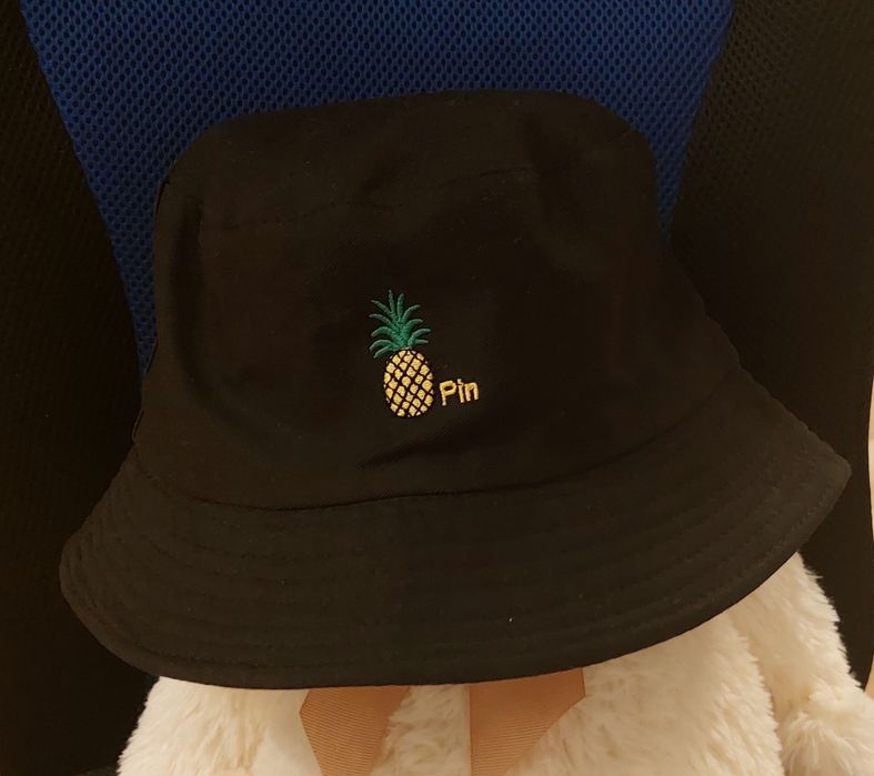 Beckett hat czarny z haftem