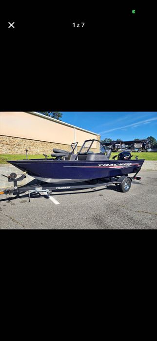 Łódź wędkarska Tracker pro guide v16 wt 90 hp