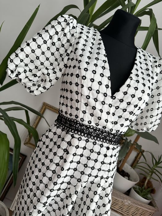 Biała czarna ażurowa sukienka midaxi syrena falbana s 36 m 38 asos