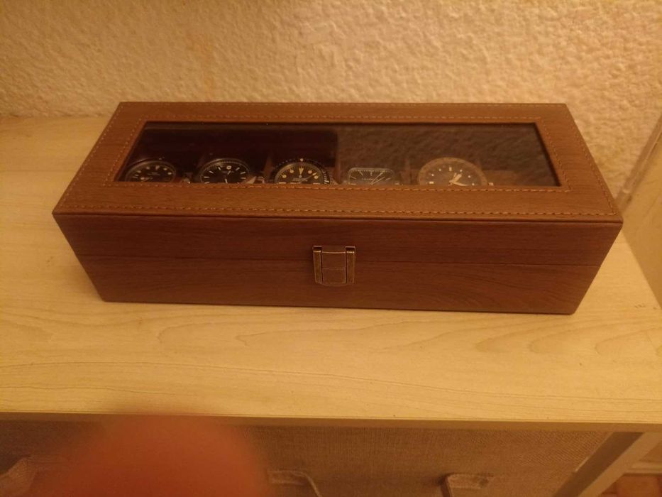 Szkatułka na zegarki brązowa 6 przegródek  NOWA