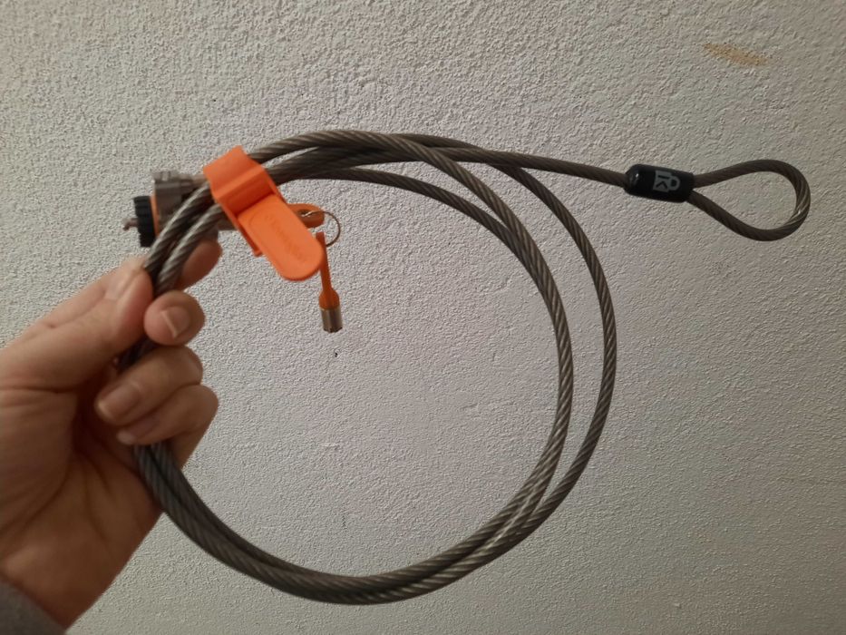 Cadeado portátil com chave