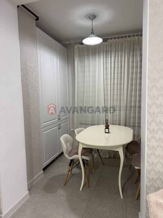 Оренда 3-кімнатної дворівневої квартири для великої сім’ї