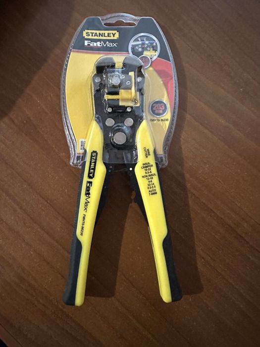 Зачищувач дротів Stanley