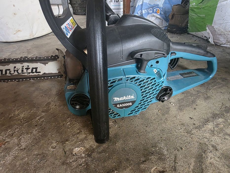 Piła Makita EA3200S