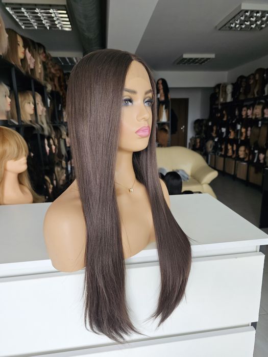 Długa peruka premium Nicole naturalny brąz 70 cm naturalna fryzura