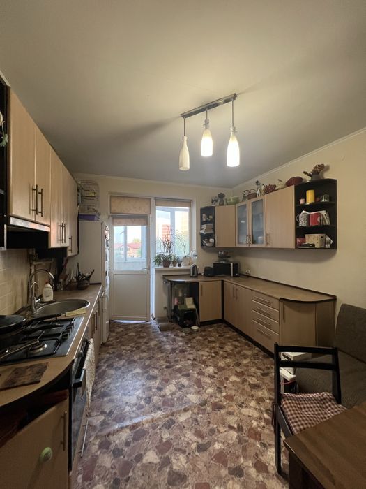 Продаж 1 кім квартири біля Львова , Винники , Емелі Резорт
