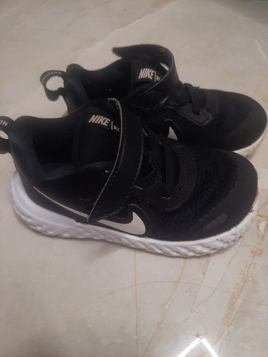 Buty Nike Revolution rozm. 25