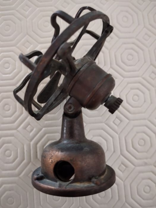 Afiadeira/afia lápis em forma ventoinha