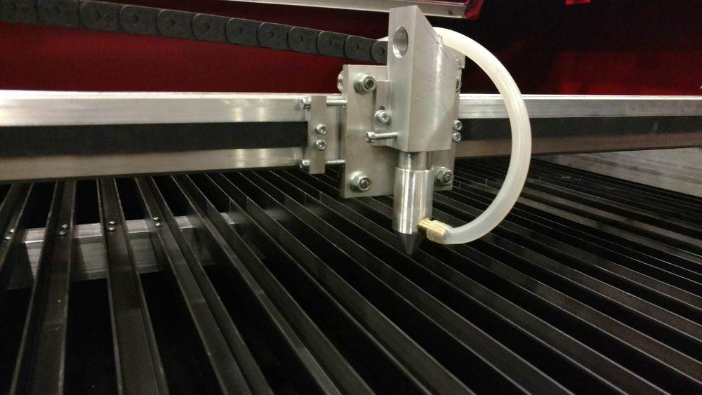 Лазерный станок гравер СО2