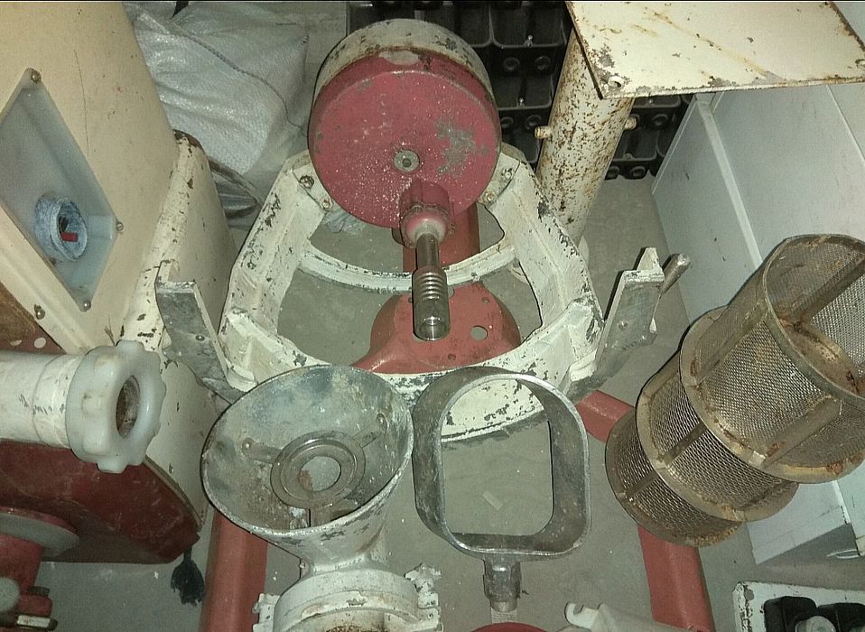 Электромясорубка, миксер,тестомес, измельчитель