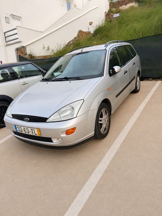 Ford Focus 1.4 – 2002 | Fiável e pronta a circular!