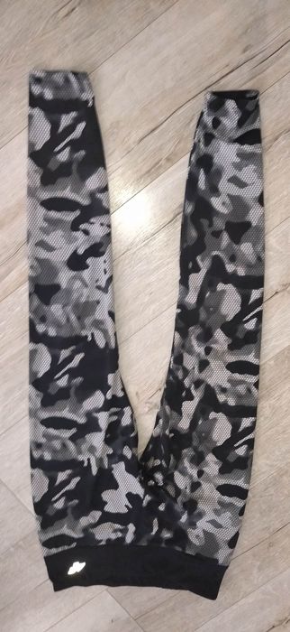Leginsy 4f M jak nowe