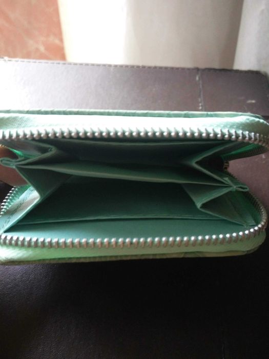 Conjunto Bolsa de vinil e carteira azul