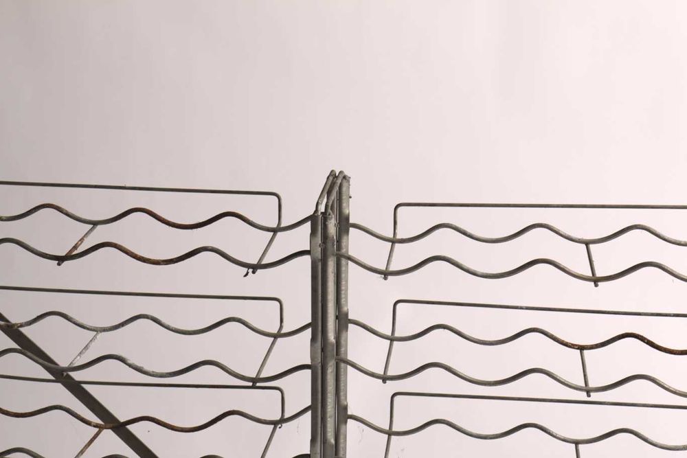 Garrafeira em alumínio cap. 150 Garrafas - Qtd. 1 Und.