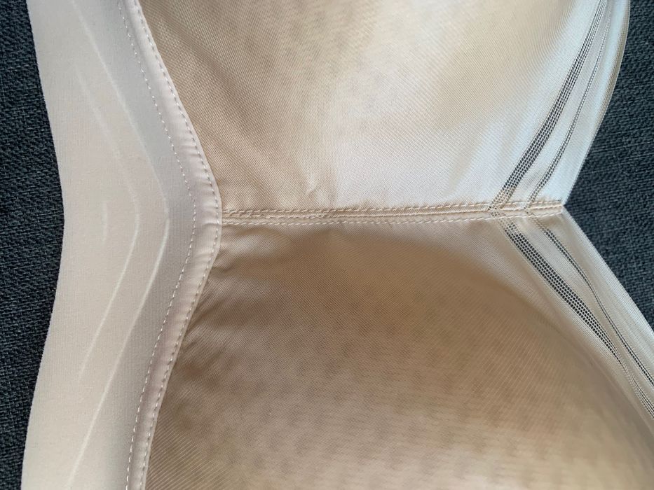 Безшовний новий бюст ,85 В,С