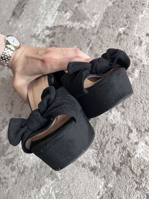 велюрове взуття на підборах 38р