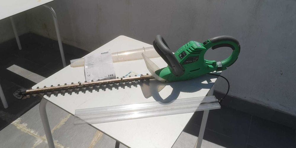 Corta Sebes eçlétrico em bom estado