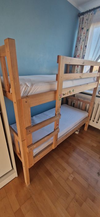 Sprzedam łóżko piętrowe