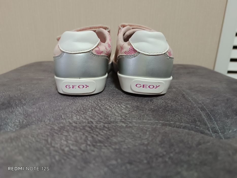 Дитячі кросівки GEOX