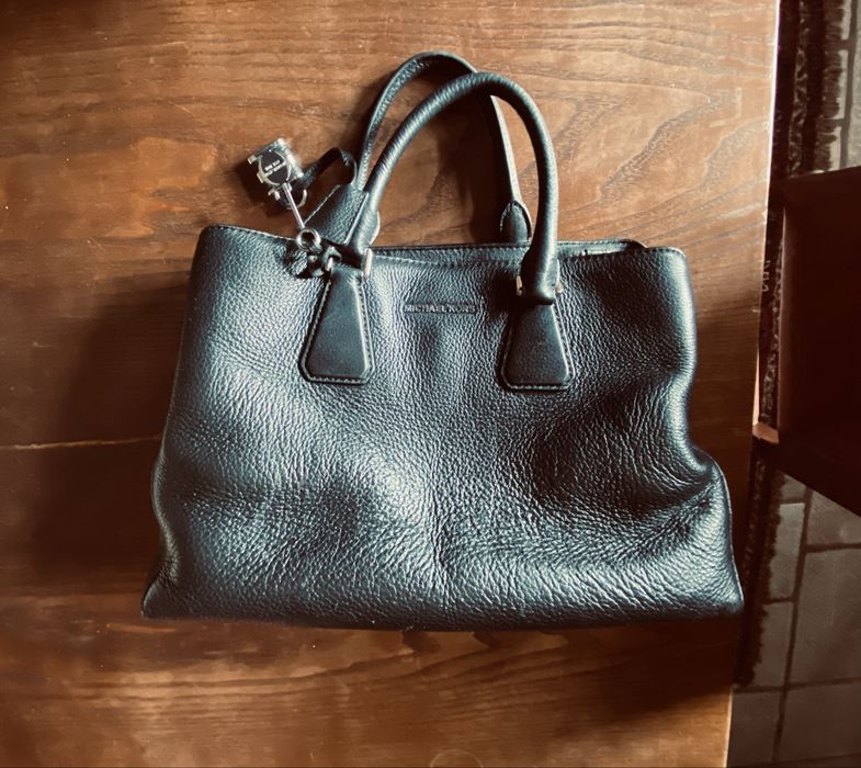 Mala Michael kors em pele