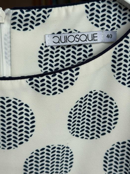 Elegancka sukienka z krótkim rękawem Quiosque