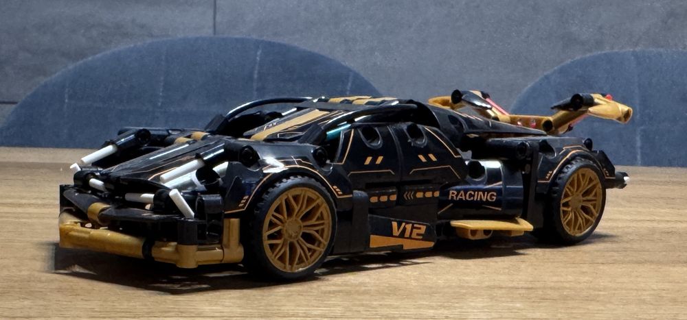 Klocki Technic model Samochód sportowy V12