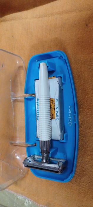 Gillette antiga.