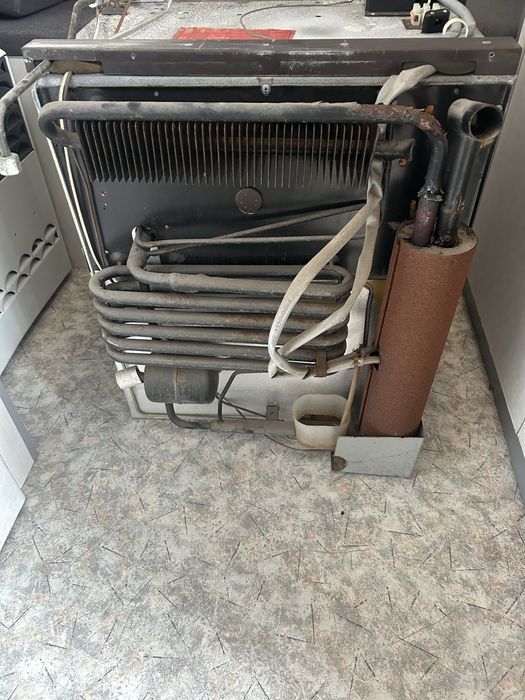 Lódowka kempingowa electrolux 12V/220V/gaz przyczepa kamper