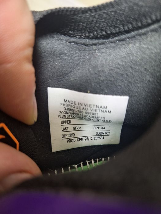 Продам сороконожки Nike tn