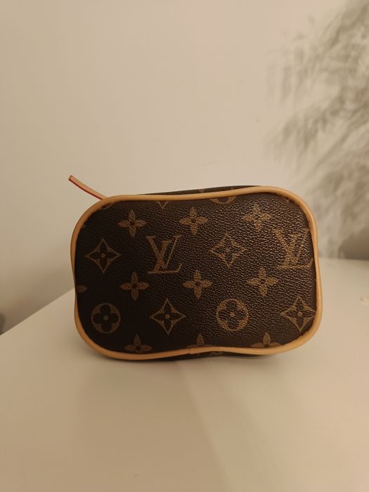 Jak Louis Vuitton Petite mini