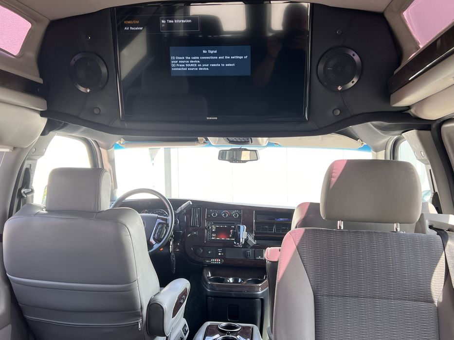 GMC Savana nie chevrolet Express Salonka