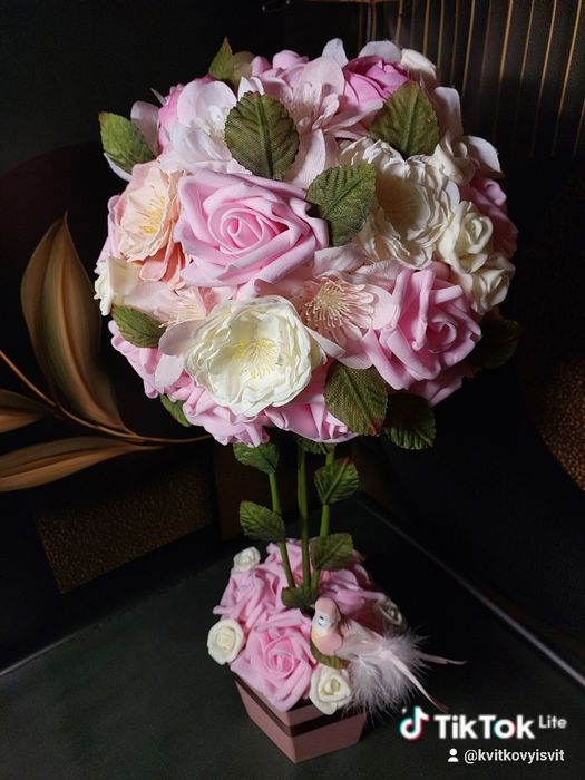 Квіти немов живі.