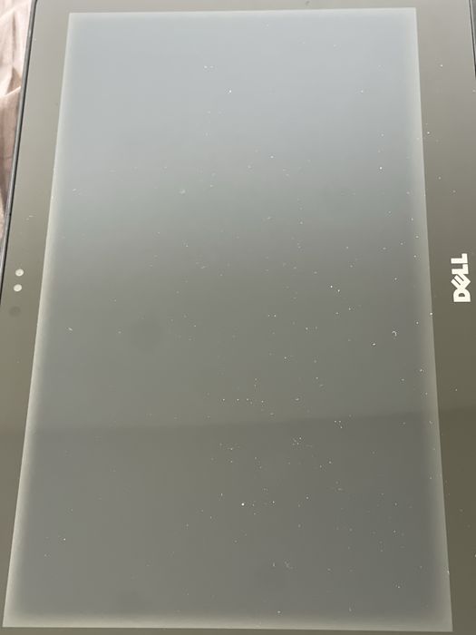Latitude 3390 z zasilaczem