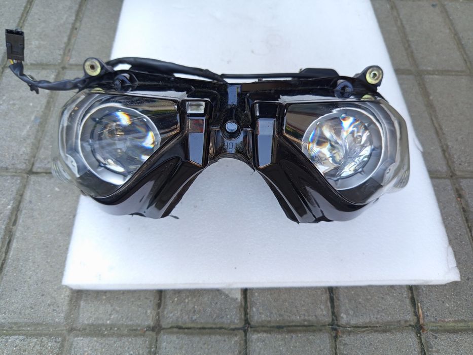 Triumph Daytona 675 reflektor przedni