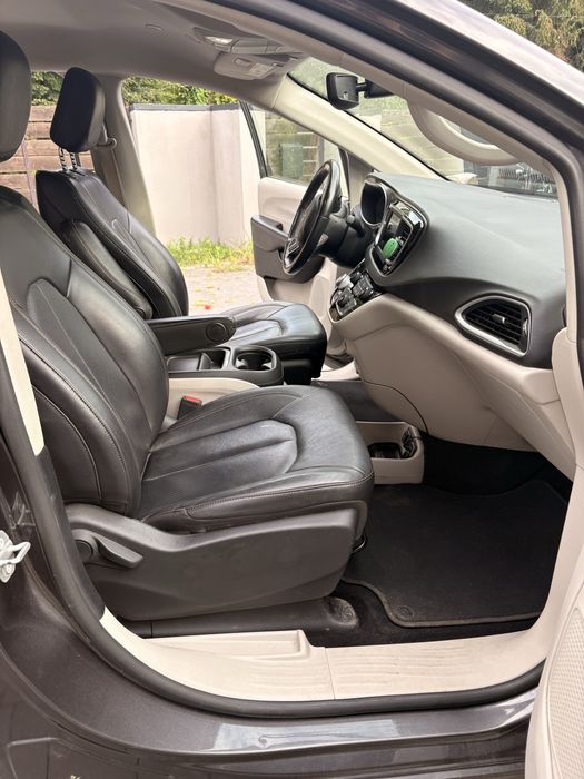 Chrysler Pacifica 2020 r Touring L
