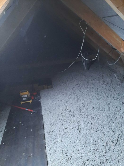 Ocieplanie, docieplanie celulozą, naprawy izolacji poddaszy