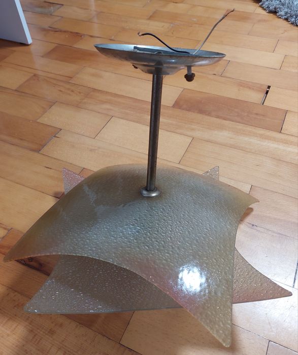 Люстра           .