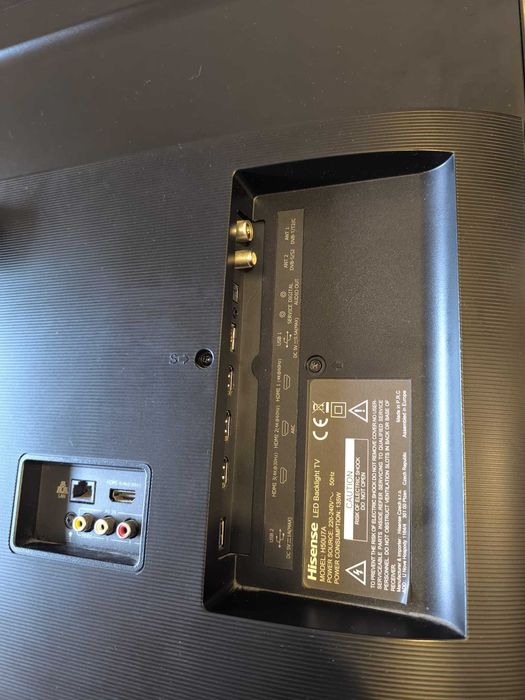 Hisense LED Backlight TV 50" -  MODEL: H50U7A - AVARIADA