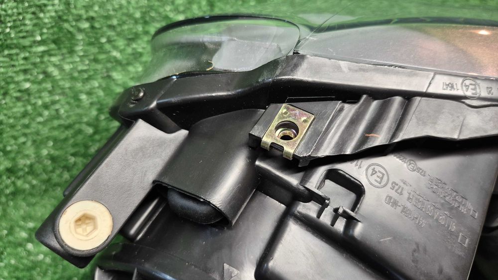 VW Golf V-10.03-07.09- ÓTICA/FAROL FRENTE ESQUERDA NOVA DEPO EMBALADA