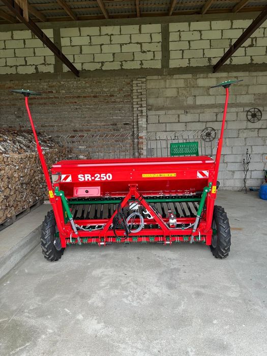 Siewnik AgroMasz SR-250