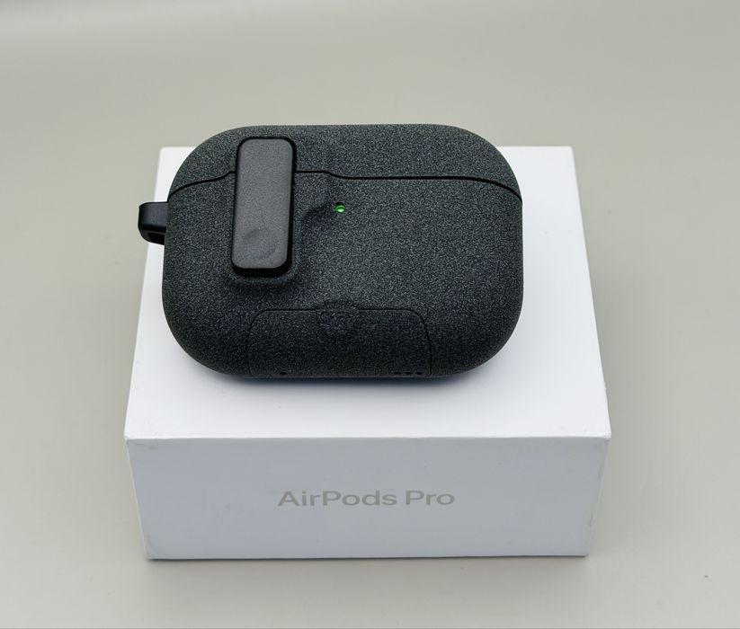Чехол на AirPods Pro 3 Grey, AirPods Pro 2 Grey, AirPods 4 Green, противоударный, открывается автоматически кнопкой
