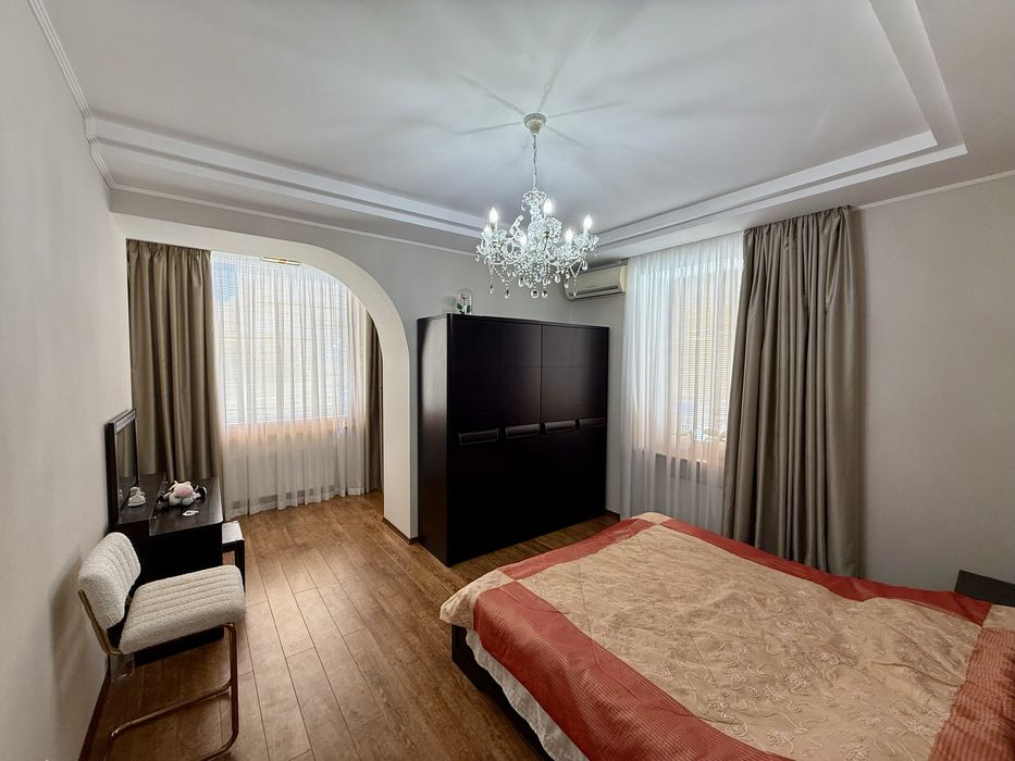 Четырехкомнатная квартира в коттедже на СухомФонтане.Гараж.Автономка.