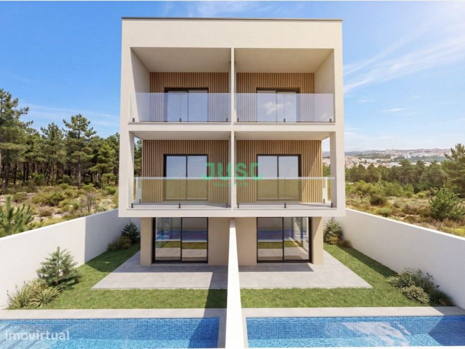 Triplex house, T3 with swimming pool in Fernão Ferro – Pinhal General.