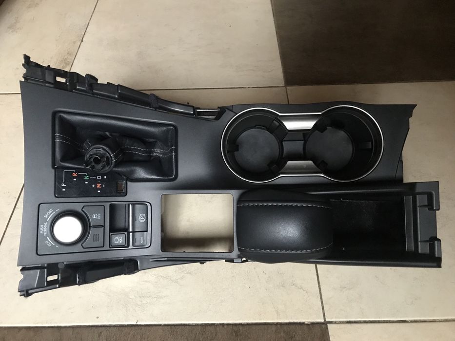 Салон  2015 Lexus NX