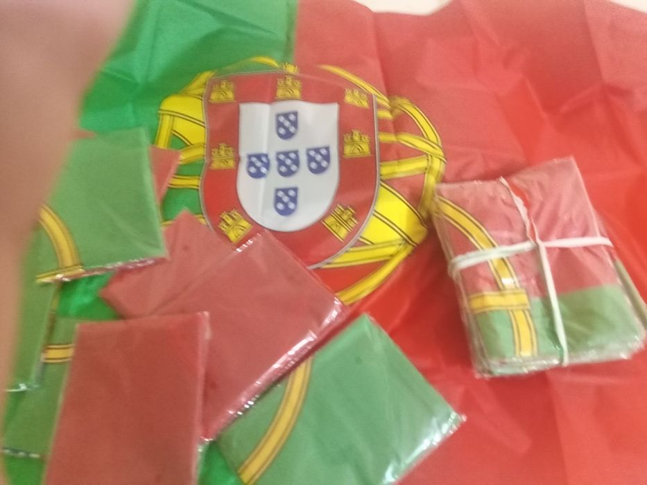 Bandeiras enormes de Portugal com as medidas 1,50 X 0.90