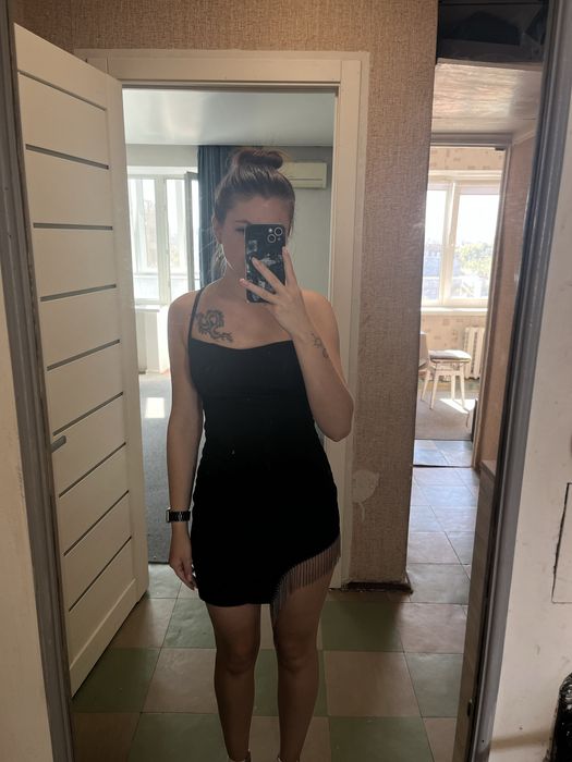 Сукня коротка вечірня