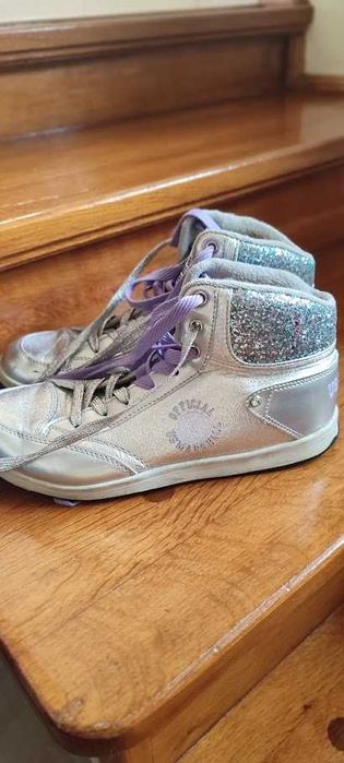 Buty sportowe Oficial US Marshall srebrne 40