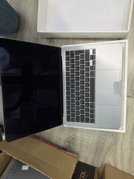 Macbook air m1 8gb / 256gb

como novo, teclado em protugues
