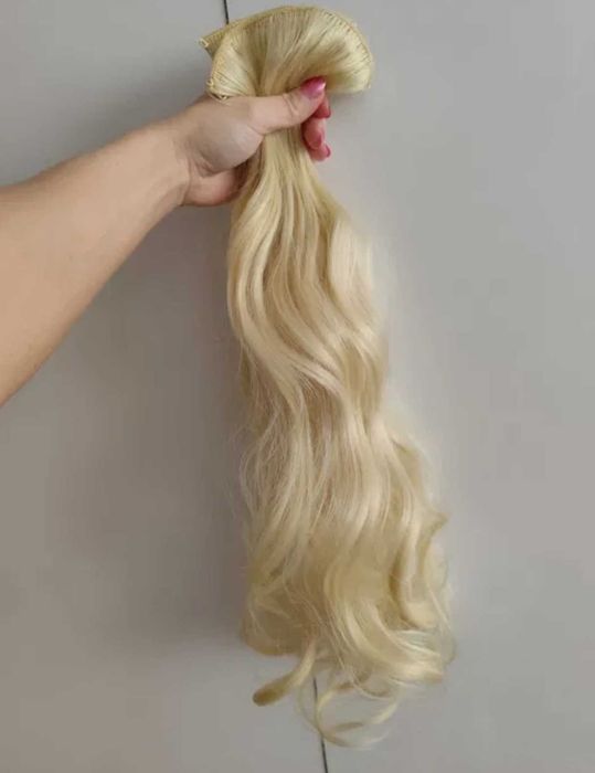 Włosy syntetyczne jasny blond 5 taśm 119 g 60 cm